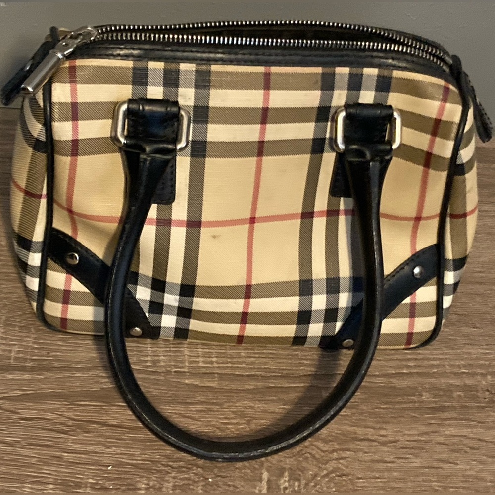 Burberry purse